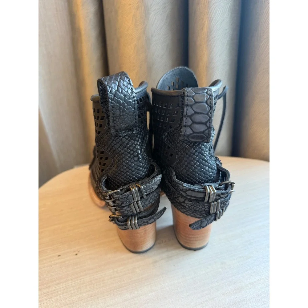 Freebird Benni Black Leather Perforated Lace Up Open Toe Buckle Booties Size 8